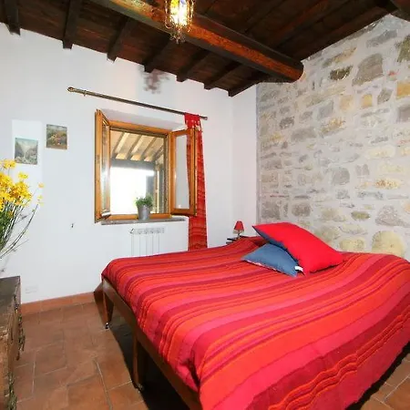 Chianaiola Sleeps 10 Pool Air Con Wifi Ficulle